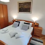Deluxe Pervan *